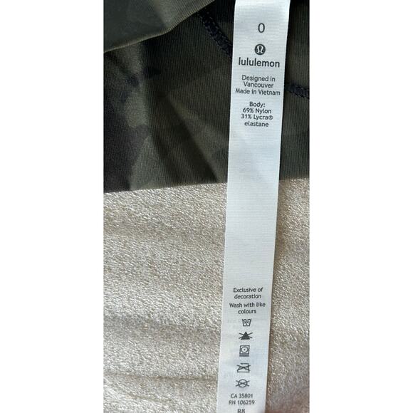 EUC Lululemon Wunder Under Crop High-Rise 21”, Camo Multi Green, Size 0, W6AYJS - Picture 11 of 11